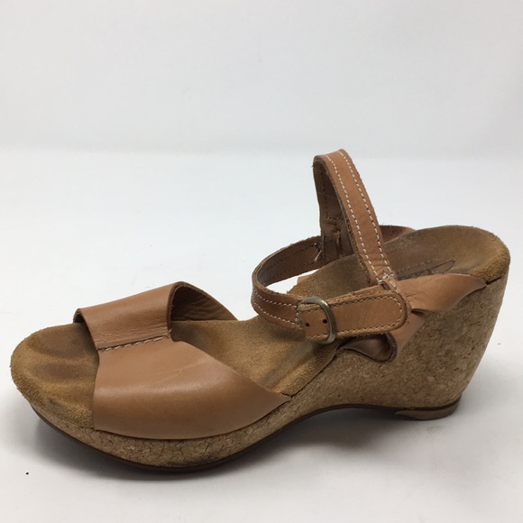 clarks brown wedges